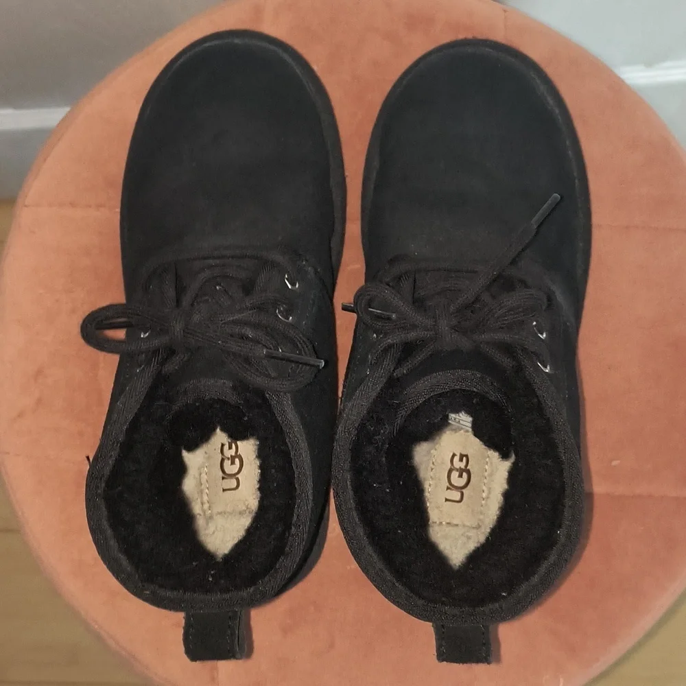UGG Neumel II Boot Size 3 Kids